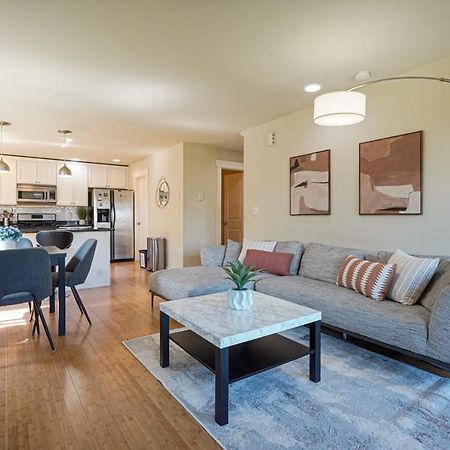 Stylish North Seattle Townhouse- Dual Master Suites Экстерьер фото