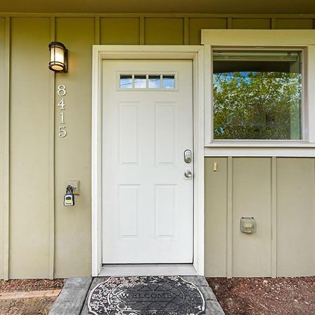 Stylish North Seattle Townhouse- Dual Master Suites Экстерьер фото
