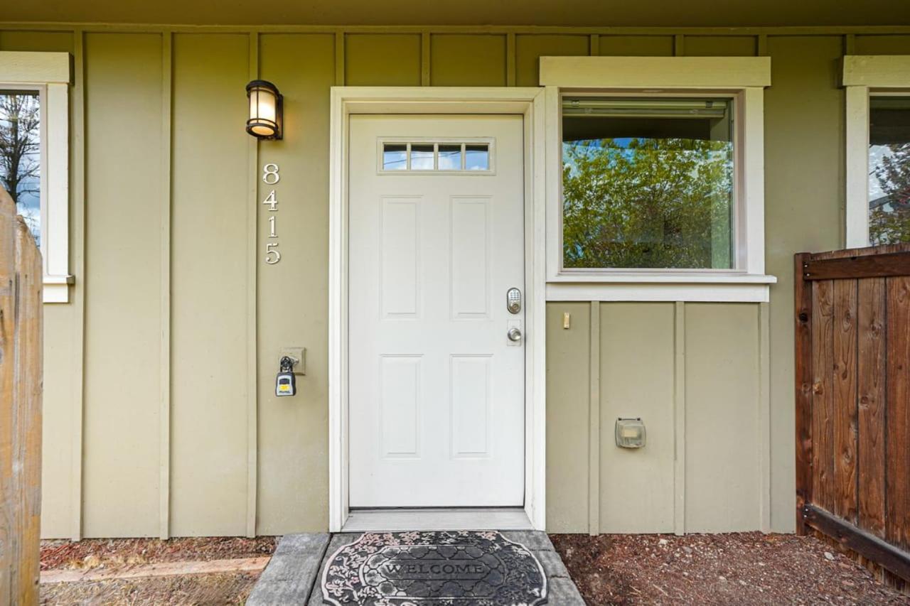 Stylish North Seattle Townhouse- Dual Master Suites Экстерьер фото