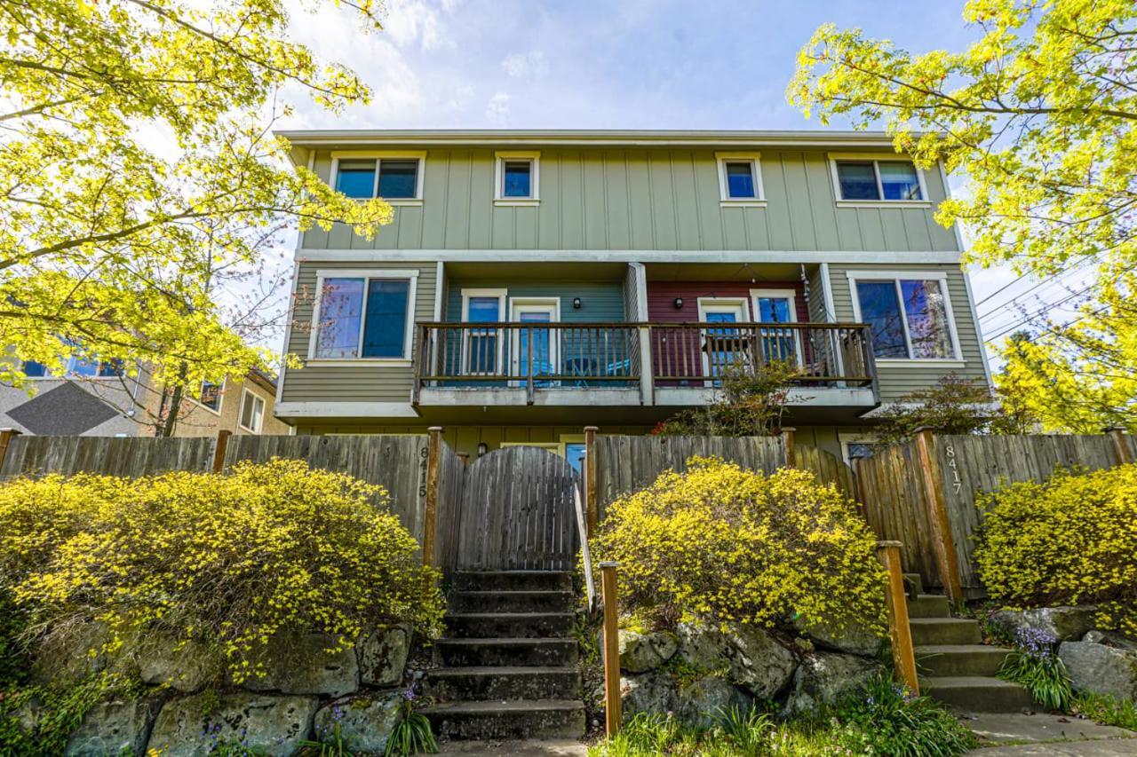 Stylish North Seattle Townhouse- Dual Master Suites Экстерьер фото